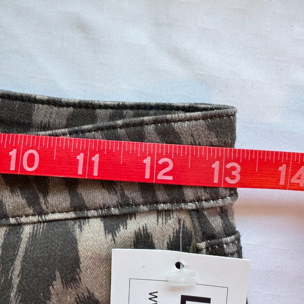 NWT L'Agence Super Skinny Animal Print Jeans - Picture 5 of 8